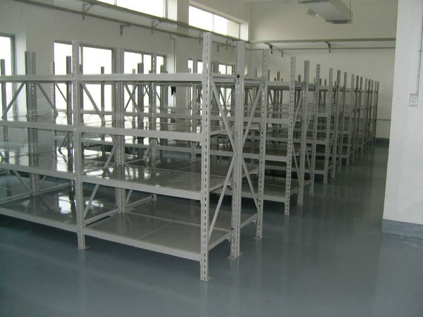 Medium storage shelves