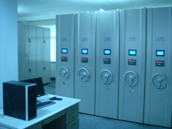Hand-held multi-door archives cabinet