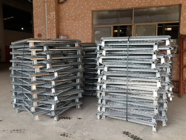 Metal storage cage