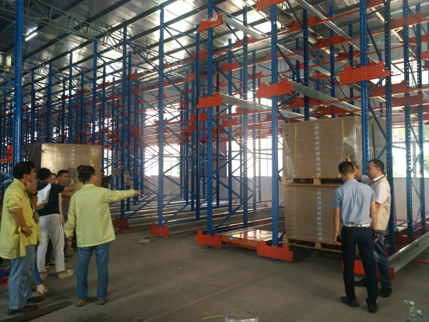 【穿梭式货架】穿梭式货架与高层货架相比有哪些区别